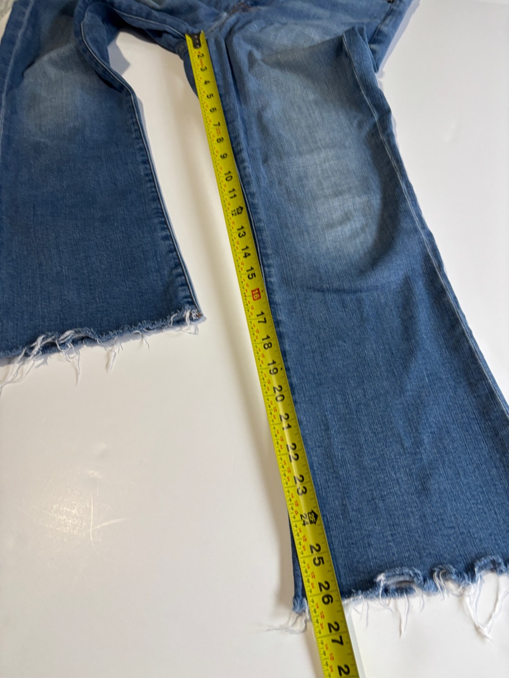 FRAME Le Crop Mini Boot Jeans Columbus Medium Wash Raw Hem - Size 29 - Picture 8 of 8